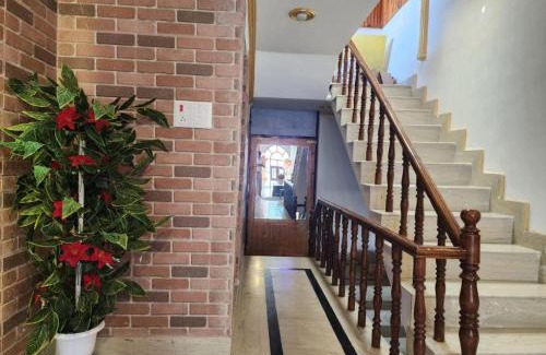 Nishat-Shalimar Casa | Palla's Inn & Suites-RESORTS, Srinagar