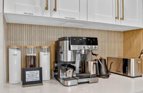 Wellington Villa | Palm Beach Polo & PGA Retreat - Pool & Luxe Comfort