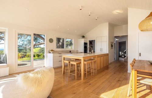 Ostend Casa | Palm Beach Retreat - Now open for Christmas and New Year Booking!