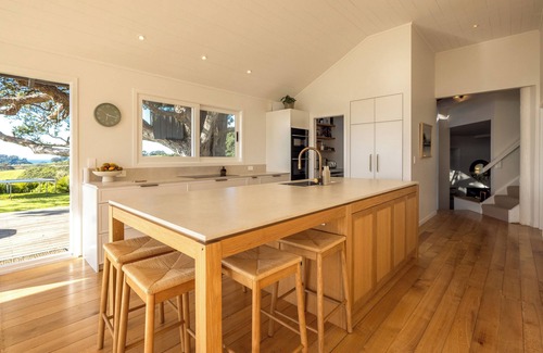 Ostend Casa | Palm Beach Retreat - Now open for Christmas and New Year Booking!