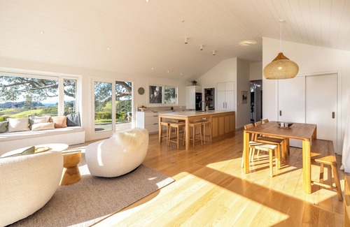 Ostend Casa | Palm Beach Retreat - Now open for Christmas and New Year Booking!