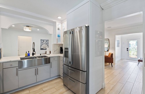 Survey Creek Casa | Palm Breeze Oasis - Heated Pool, Steps to The Lake, Very Close to The Park!