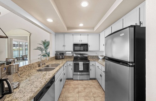 Indian Wells Condominio | Palm Desert CA Condo near BNP Paribas spacious 2 bedroom 2 bathroom w/ King Bed