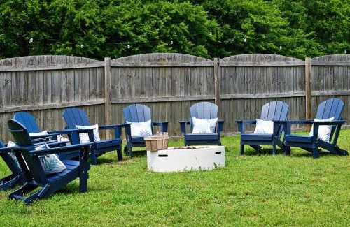 Charlotte Casa | Palm House Luxury Retreat for Families and Corporate