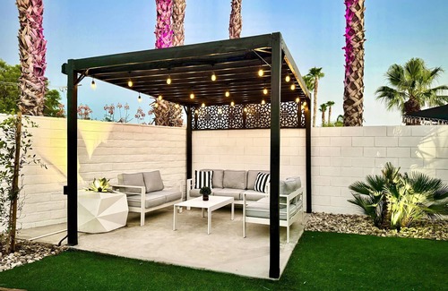 Sunburst Casa | Palm Luxe Estate Luxury Desert Retreat With Pool