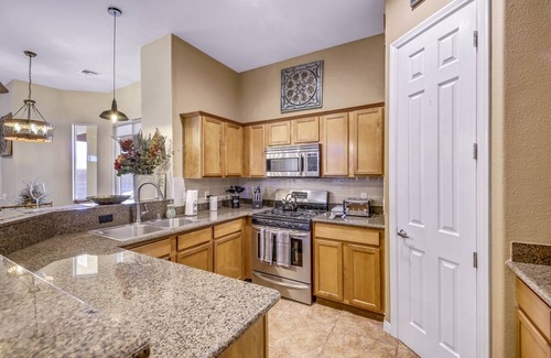 Desert Hot Springs Villa | Palm Luxury Villa w/hot tub, private pool, putting green, remote work