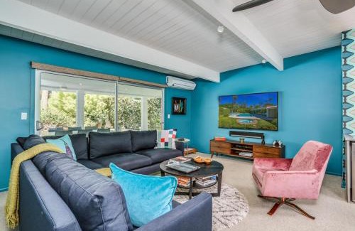 Vista Las Palmas Casa | Palm Springs Style Permit# 2875