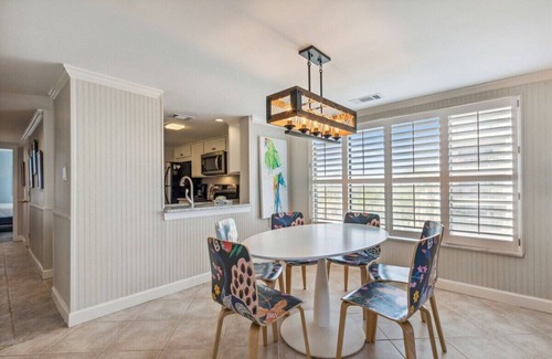 Amelia City Condominio | Palm Trees and Ocean Views: Your Coastal Retreat