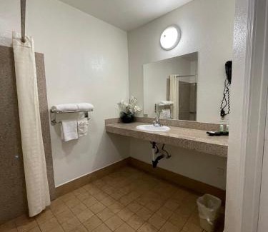 Glendora Hotel | Palm Tropics Motel