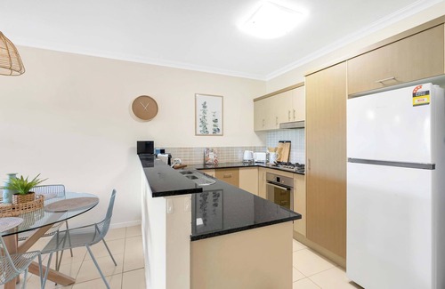 Parramatta Park Apartamento | Palm View- 9 Pools, BBQ & Gym