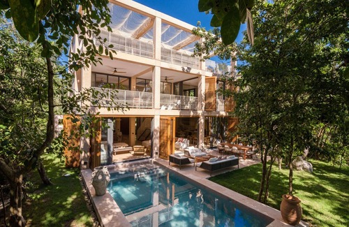 Puerto Juarez Villa | Palm Villa - Quiet + Private 5 Bedroom Villa, Corasol