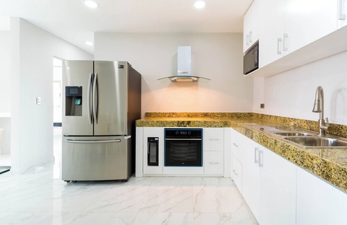 Centro Apartamento | Palmarena Rooms and Residences - Long Stay Comfort with Parking, Sauna, Gym and Pool (Steps from 5th Avenue)