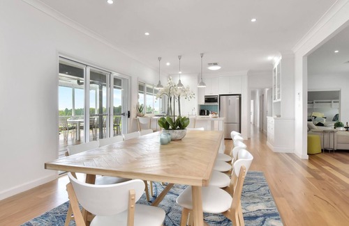 Pokolbin Casa | Palmers Lane Vineyard 6br Homestead with Pool