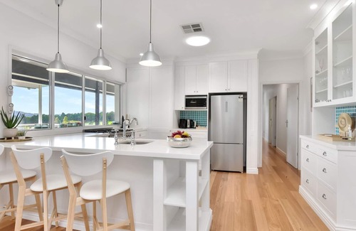 Pokolbin Casa | Palmers Lane Vineyard 6br Homestead with Pool