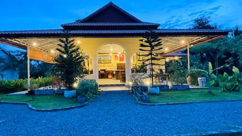 Kampot Complejo | PalmTown Boutique & Suites