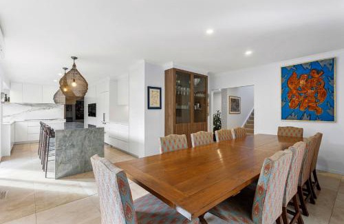 Mount Eliza Casa | Palmyra Villa - Pool & Spa, Steps to Village