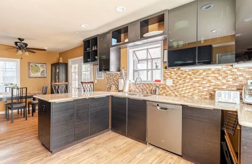 Barron Park Casa | Palo Alto Retreat - Room C & D