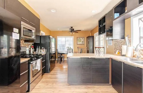 Barron Park Apartamento | Palo Alto Retreat-Room A Kitchenette & Bathroom