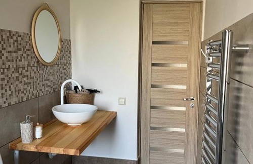 Regi Apartamento | Palova Brown