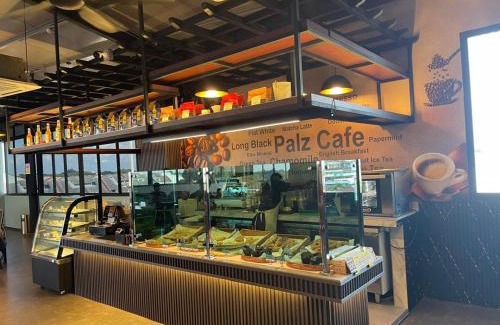 Temerloh Hotel | Palz Empire Hotel Temerloh Garden Roof Top Cafe , Free Wifi And Netlix