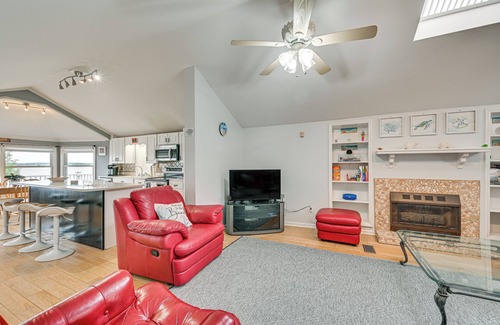 River Road Casa | Pamlico River House w/ Private Dock & River View!