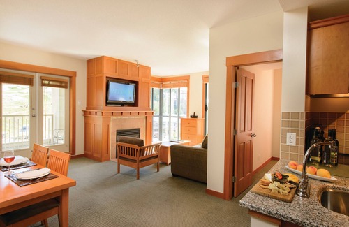 Whistler Village Hotel | Pan Pacific Whistler Mountainside