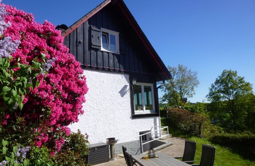 Langscheid Apartamento | Panorama holiday home Sorpesee, 120sqm, 3 bedrooms, max. 8 persons