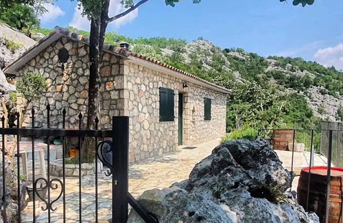 Karuc Casa | Cozy house above Poseljani with stunning panorama view!