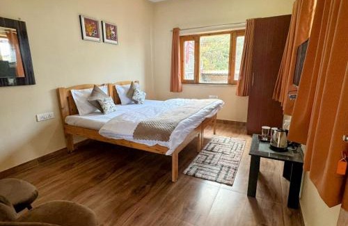 Kaul Casa | Panorama Villa homestay at Hartola, Mukteshwar by Kusumith Retreats