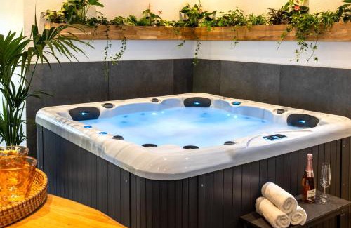 Gonnersdorf Chalet De Esquí | Panoramic Chalet Hot Tub, BBQ, view, terrace