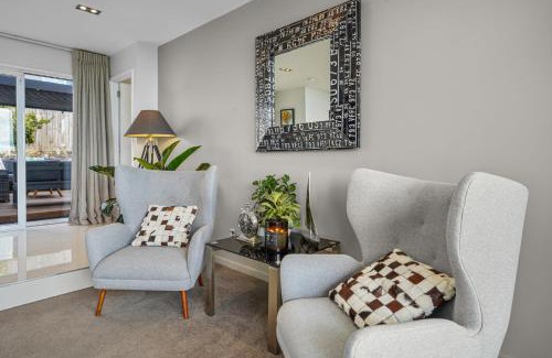 Mount Pleasant Casa | Panoramic City Views with Hot Tub