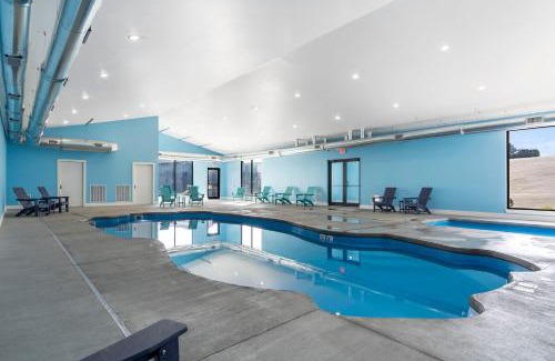 Hollister Casa | Panoramic Lake View, Billiards, Golden Tee Arcade, Private Hottub, Free Daily Tickets!