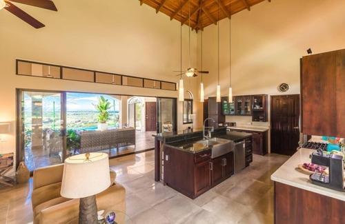 Chontales Casa | Panoramic Sunsets and Cano Island Views