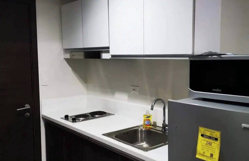 Salcedo Village Condominio | Panoramic View Corner Unit w/ Balcony Near Airport & Sky Way - 2