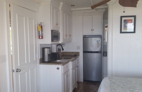 North Truro Apartamento | ¡¡VISTAS PANORÁMICAS!! Estudio Frente Unidad playa al otro lado de la calle.