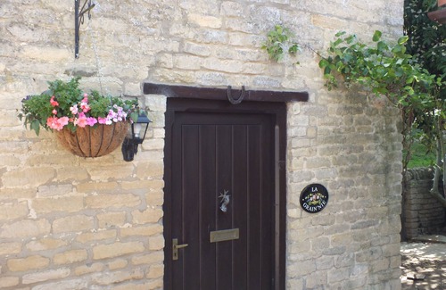 Castle Bytham Cabaña | Pantiles Cottage en Rutland, el corazón de Inglaterra. Alquiler de vacaciones, capacidad para 4 personas.
