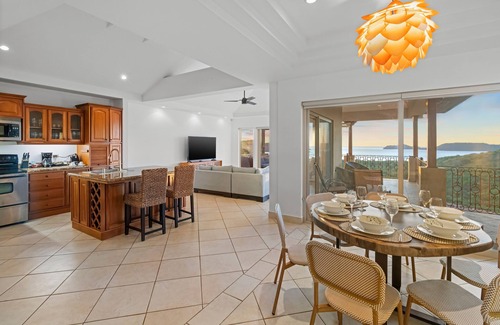 Playa Panamá Condominio | Papagayo Penthouse | Private Pool & Sunset Views