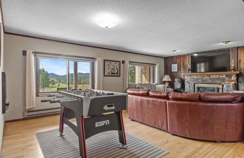 Custer Casa | Papa’s Place on Willow Creek