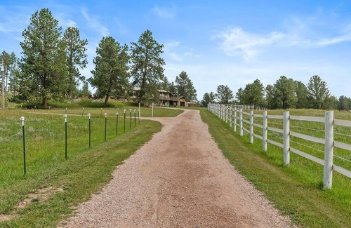 Custer Casa | Papa’s Place on Willow Creek