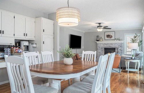 Papillion Casa | Papillion Heated Saltwater Pool House