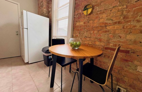 Sheffield and DePaul Apartamento | Paradise 1BR Apt in Lincoln Park