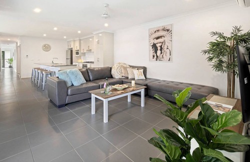 Jubilee Pocket Casa | Paradise by the Port, Close To Town, Sleeps 8