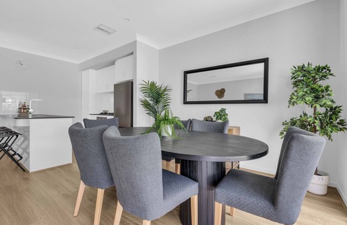 Paradise Casa | Paradise Family Home, Close to CBD & Amenities