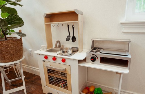 Anchorage Casa | Finca de lujo a 20 minutos de Anchorage con bañera de hidromasaje. Genial para grupos. Duerme 14!