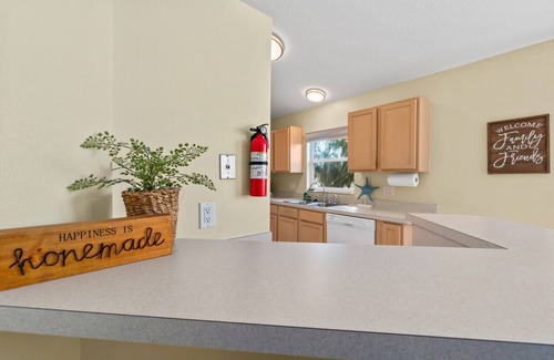 Indialantic Casa | Paradise Getaway Townhome - 3/2 - Walk to the Beach