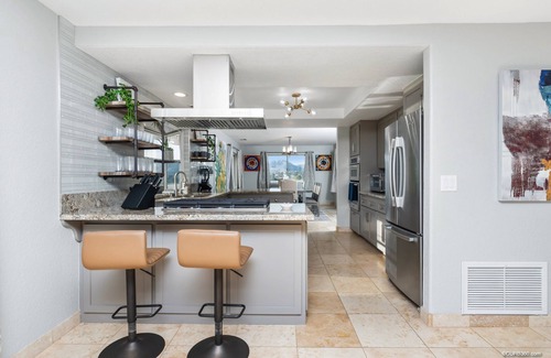 East Grove Casa | Paradise Hilltop Escape: GameRoom/PoolSlide/Pool/EVCharger/Volleyball/Basketball