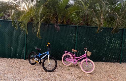 Marathon Casa | Paradise Palms - Movie Theater - Hot Tub - Pool - Arcade - Boat & RV Parking