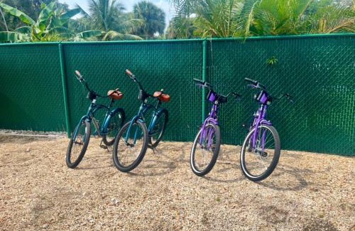 Marathon Casa | Paradise Palms - Movie Theater - Hot Tub - Pool - Arcade - Boat & RV Parking