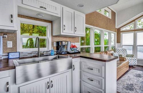 De Soto Cabina | Paradise Point- Sleeps 2 HOT TUB