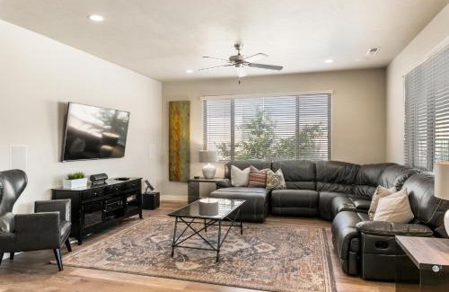 Santa Clara Complejo | Paradise Village 18 Resort, Private Pool, Hot, Theater Room
